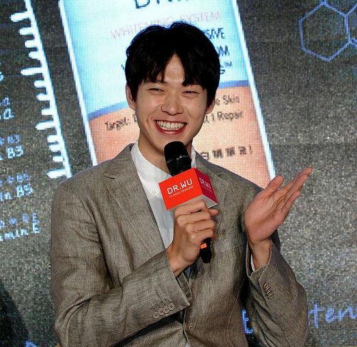 娱乐圈明星吃瓜第一线,揭秘明星幕后生活与八卦风云